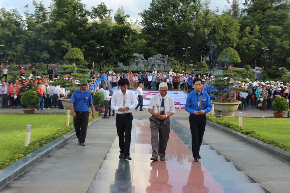 Ban liên lạc cựu tù chính trị, tù binh Côn Đảo tổ chức lễ tưởng niệm các anh hùng, liệt sĩ, đồng chí đồng đội hy sinh tại Côn Đảo